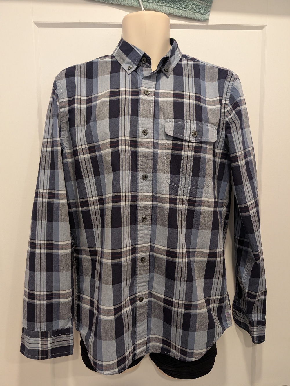 Men's Blue Plaid Button-Down Shirt. Gap